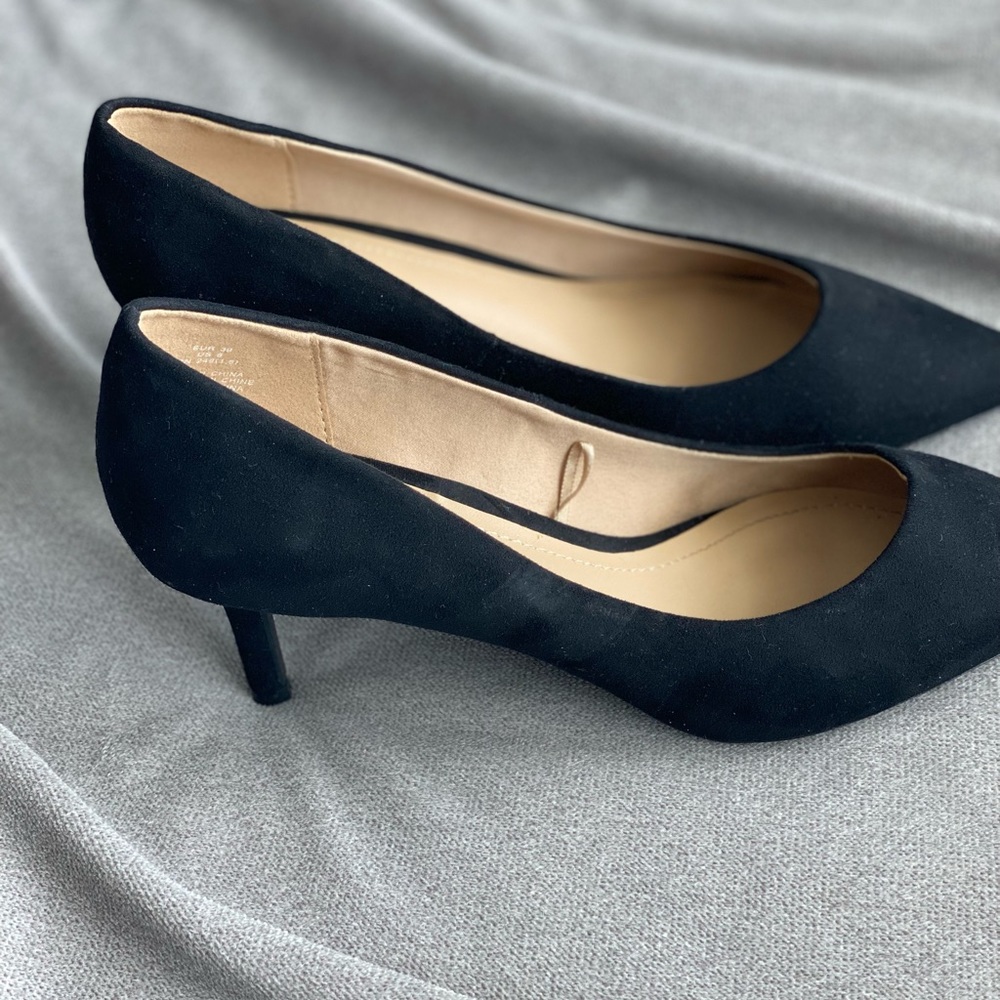 Heels - Picture 2 of 2